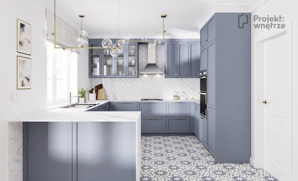 Projekt wnętrze warszawa projektowanie wnętrz online www.projektwnetrze.com.pl niebieska kuchnia błękit cegiełka biała jodełka blat marmur spiew płytki patchwork w kuchni złote lampy wyspa (1