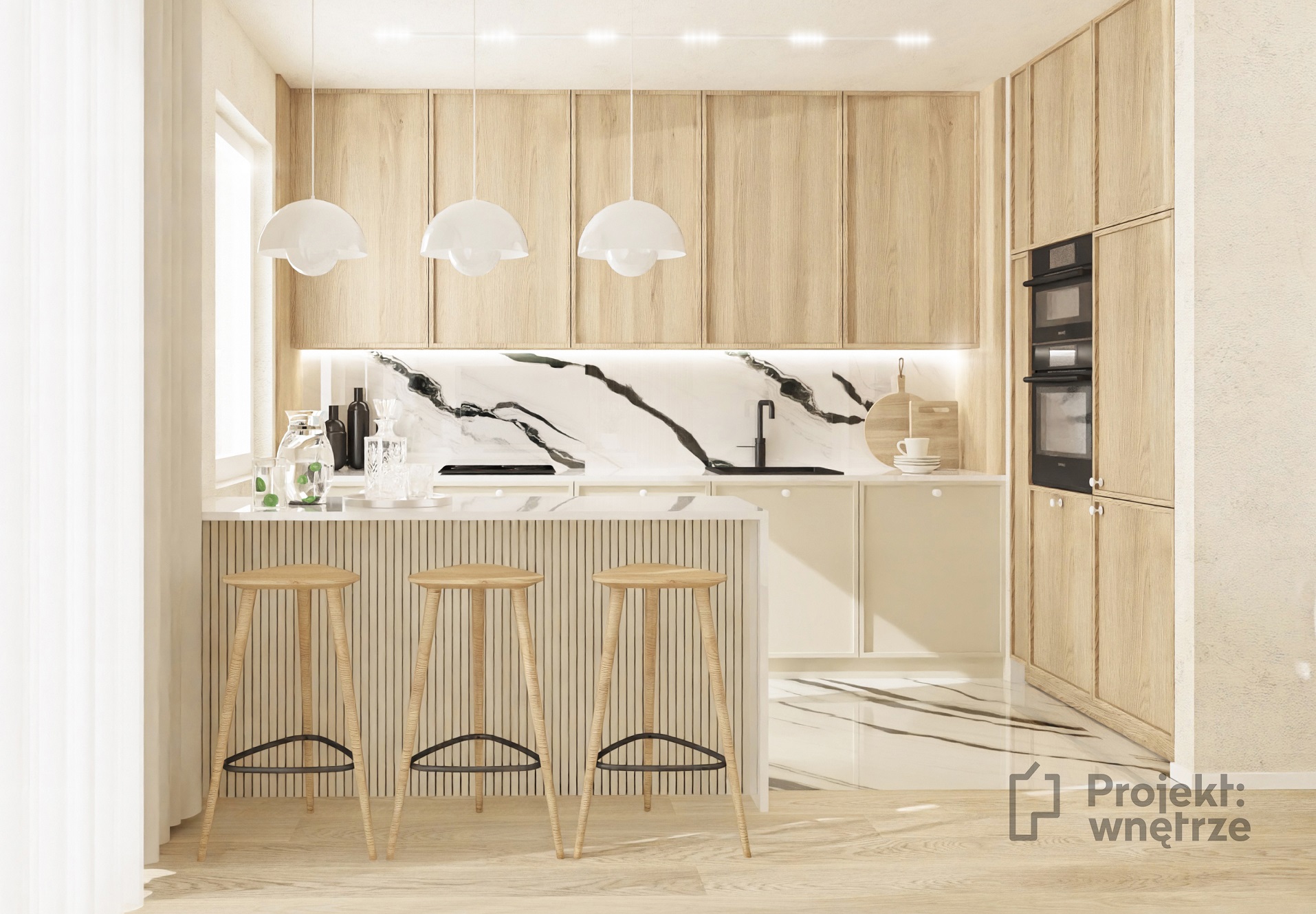 projektwnetrze.com.pl - PROJEKT: WNĘTRZE Przytulne beże i écru, ciepłe drewno, obłości i fokus na faktury, czyli nowoczesne japandi z odrobiną charakternej czerni. Beżowa podłoga, lamele, owalna sofa asymetryczna, zabudowa kuchni drewno fornir z ramką. Projektowanie wnętrz Warszawa online