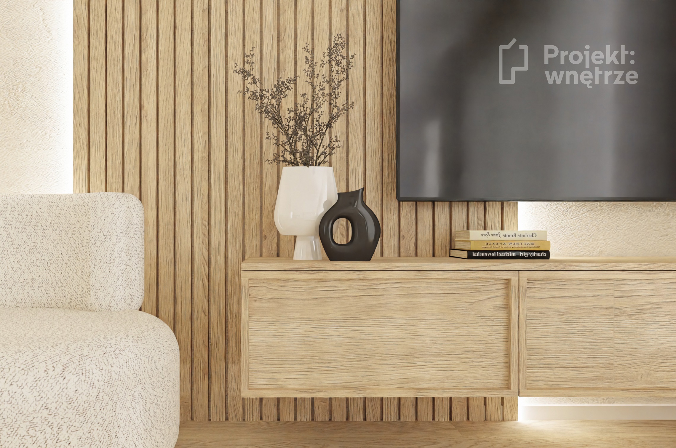 projektwnetrze.com.pl - PROJEKT: WNĘTRZE Przytulne beże i écru, ciepłe drewno, obłości i fokus na faktury, czyli nowoczesne japandi z odrobiną charakternej czerni. Beżowa podłoga, lamele, owalna sofa asymetryczna, zabudowa kuchni drewno fornir z ramką. Projektowanie wnętrz Warszawa online